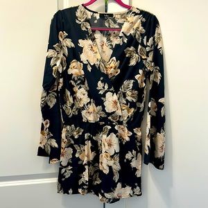 Lulu’s Navy Floral Romper